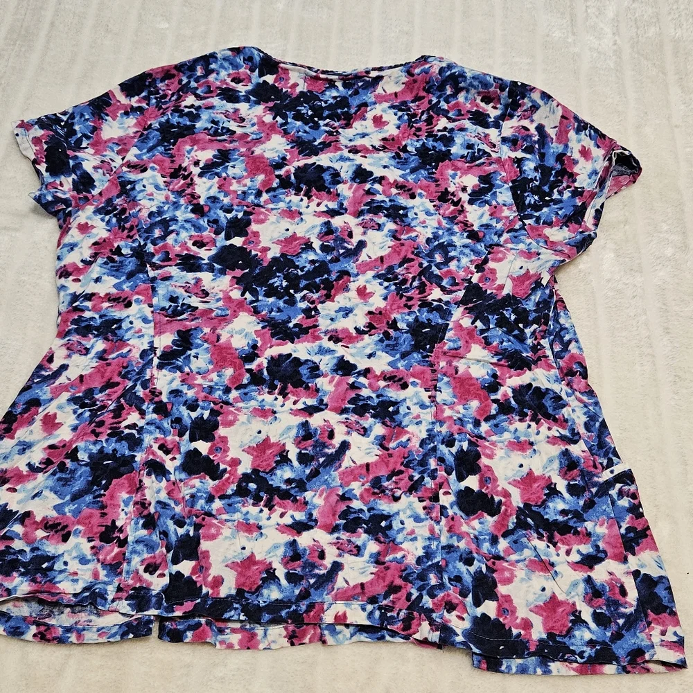 Nicole Miller Scrub Top - Picture 16 of 16